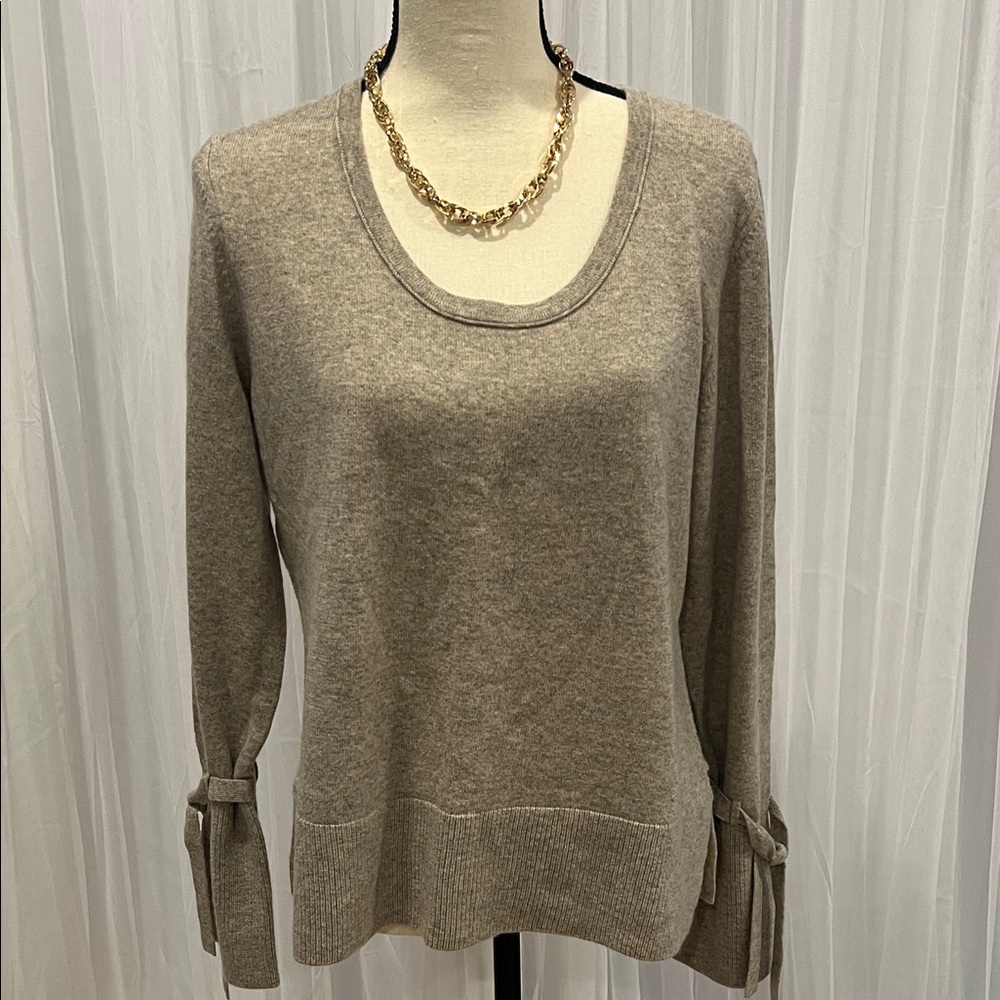 Heather Oatmeal Cashmere Sweater. Size XL